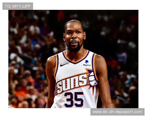 杜兰特调侃布朗发际线？更衣室“秃”学名场面揭露NBA场内外趣味真相